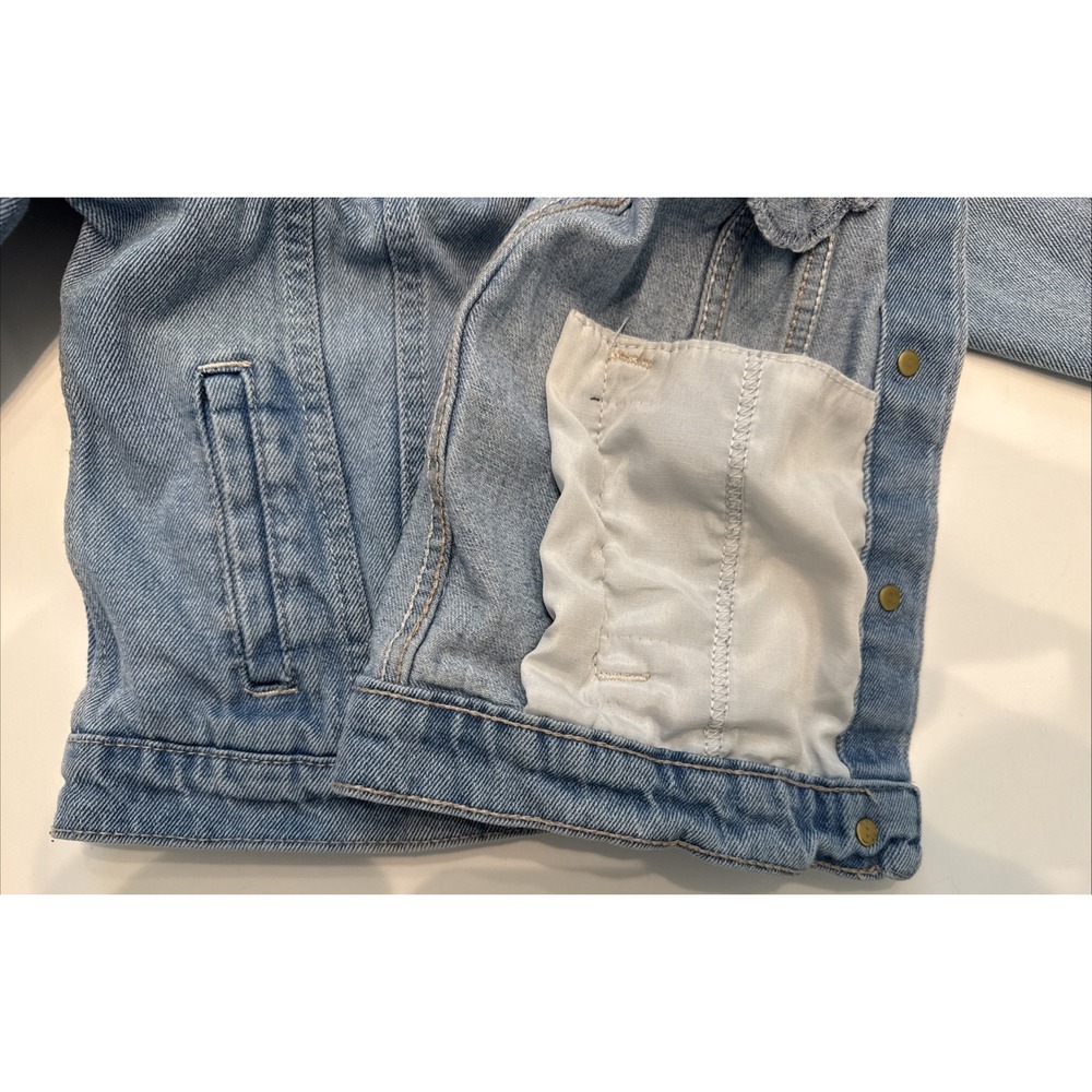 Levi's Denim Jacket Kids Size Medium Blue Good Repaired Trucker Jacket - Picture 14 of 16